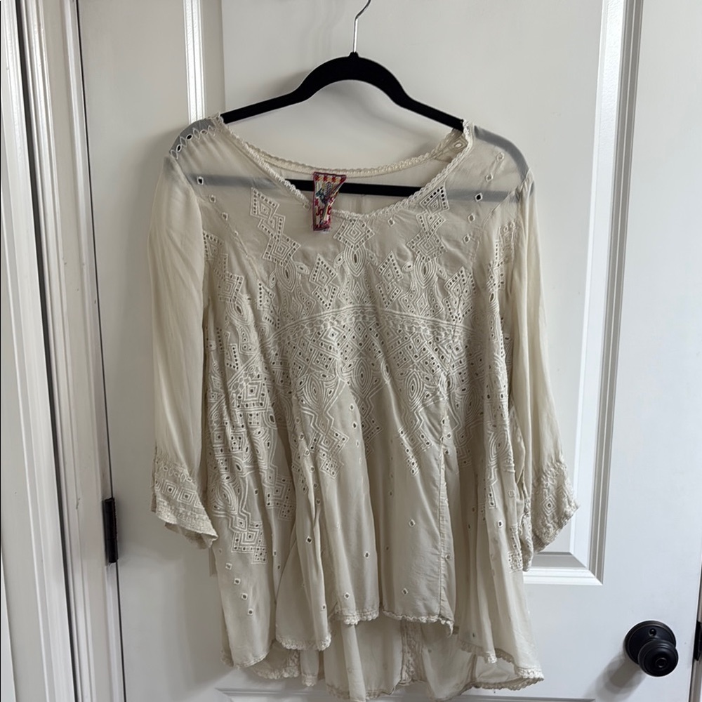 Johnny Was Cream Asymmetrical 3/4 Sleeve Blouse